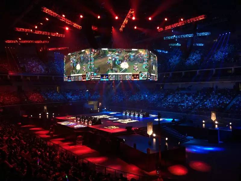 Imperial , Spirit , Mouz , 和 G2 在 StarLadder 布达佩斯 Major 2025 第三阶段开始时取得胜利