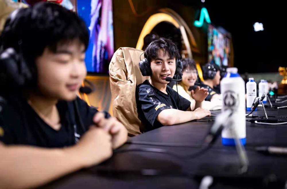 [独家] Device谈对Vitality的失利：“我们今天有机会，但我们就是没做到”